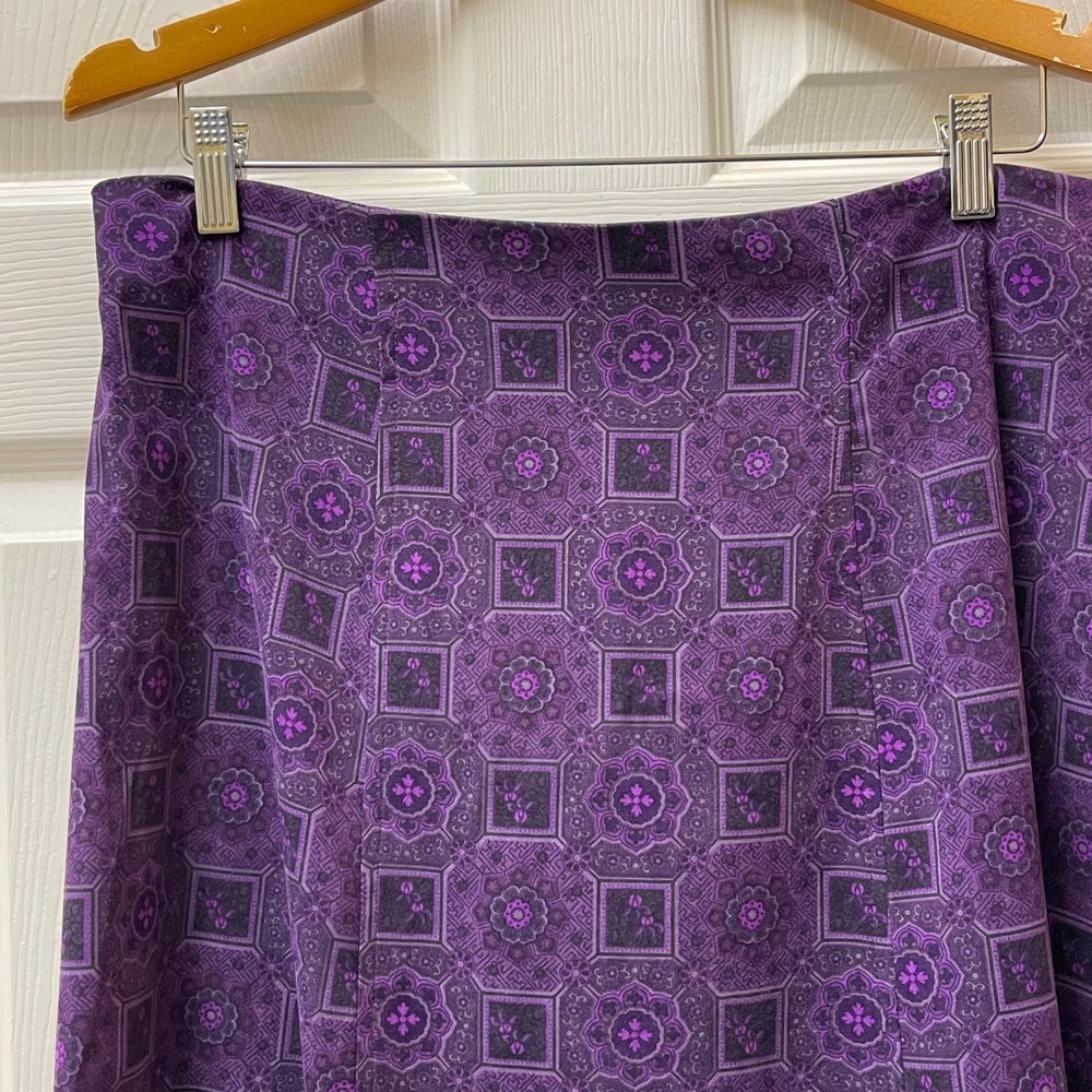 Vintage Elementz Women's‎ Large Purple Medallion Velvet Midi A Line Side Closure
